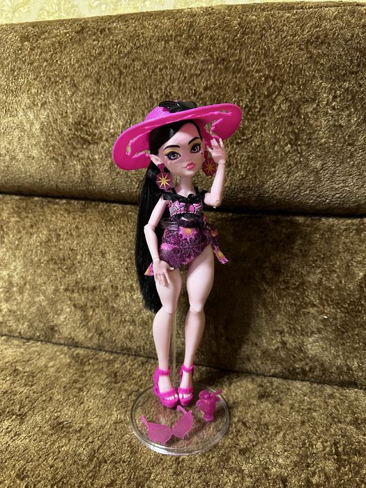 Монстер хай Дракулаура