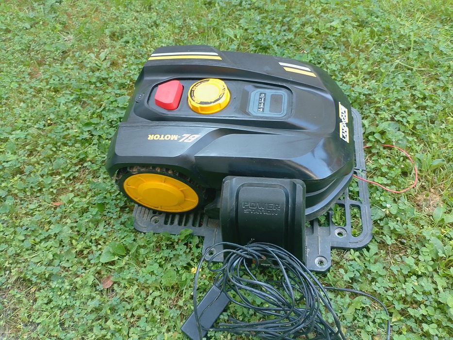 Vând robot de tuns gazonul adus din Germania