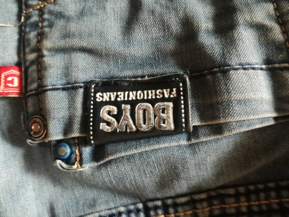 Продавам детски къси панталонки-Boys denim