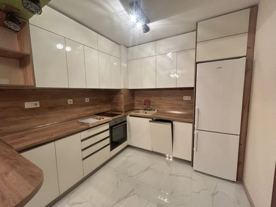 Дава се под наем Двустаен апартамент в Пловдив, Кършияка - 70 кв.м за 450 € - Снимка #1