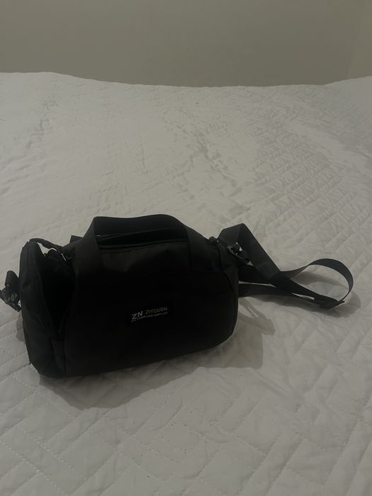 Продается мужская повседневная сумка через плечо.