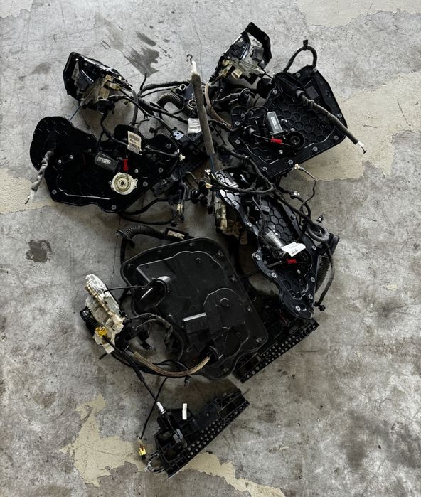 Kit complet retrofit SOFT CLOSE (4 usi+haion) Audi A8 4H An 2010-2018