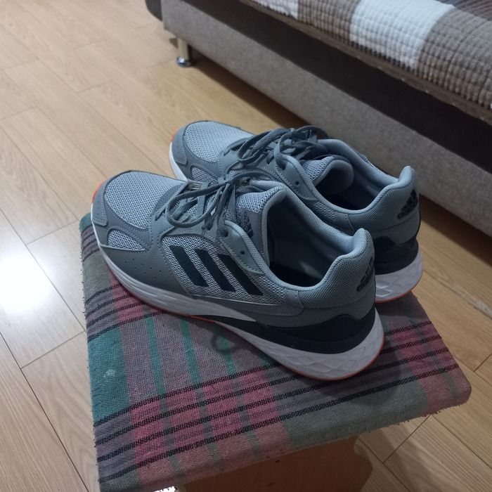 Продам кроссовки оригинал Adidas! Размер 42.