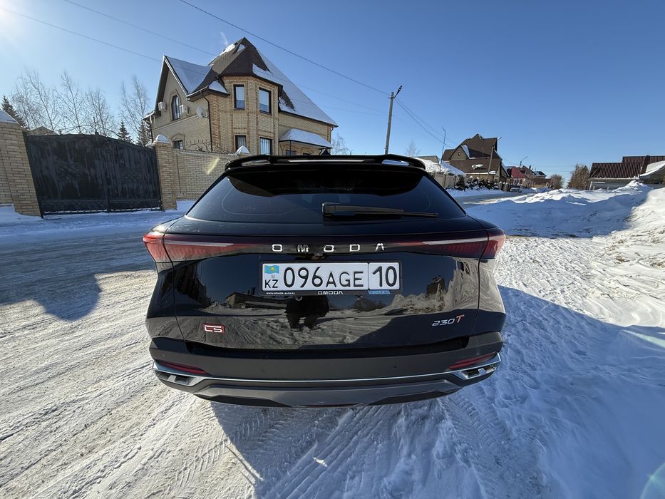 Продам Omoda C5 в отличном состоянии