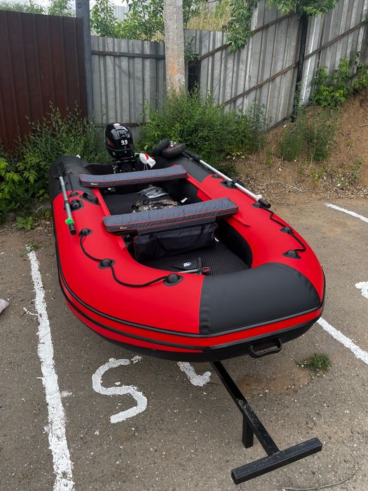 Продам комплект лодку с мотором и эхолотом.