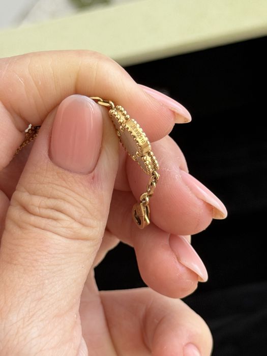 Продам браслет золотой van cleef