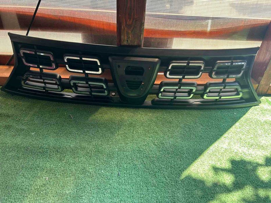 решетка с емблема Dacia Duster модел 2017-2022г.  #519SA.