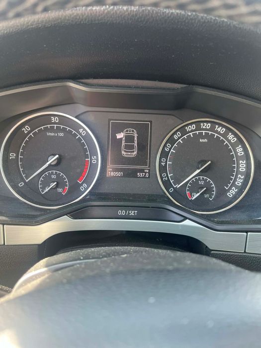 Продавам Skoda Superb