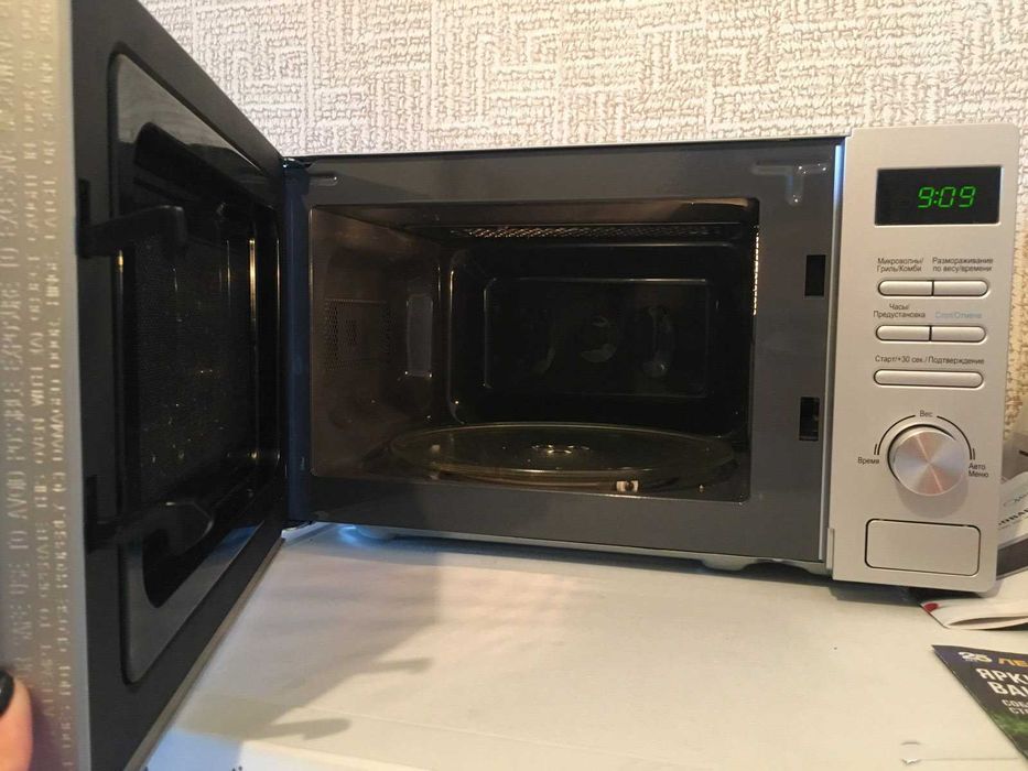 Микроволновая печь Midea am720c4e 20 л