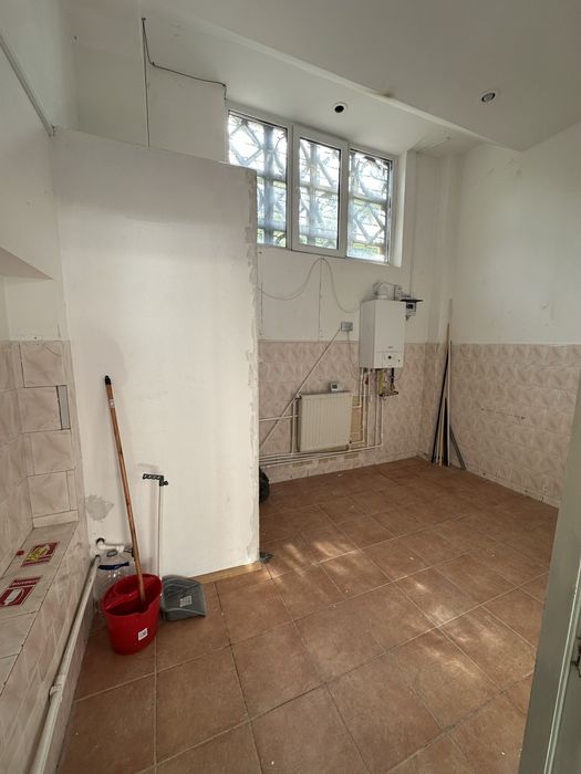 Proprietar Inchiriez spatiu ultracentral