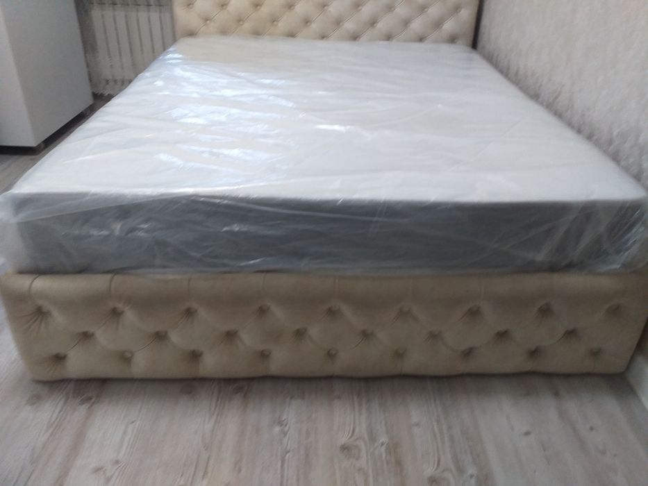 кровать двух спальный