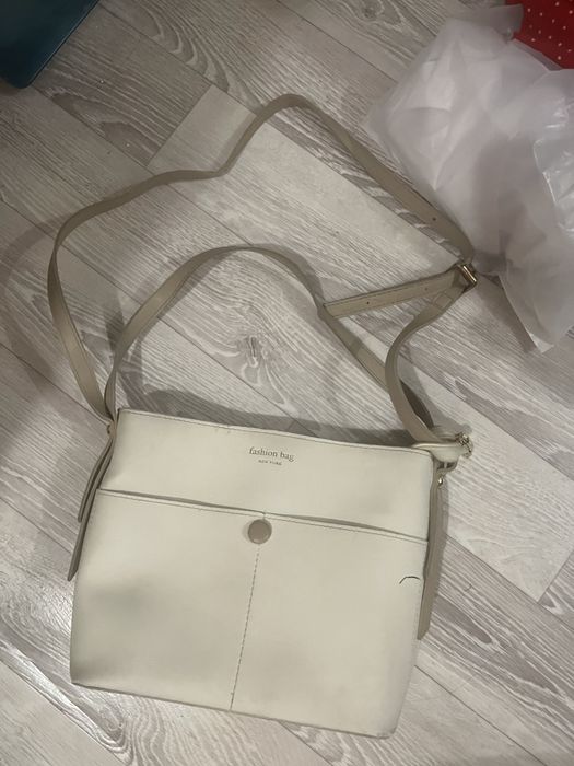 Женская сумка в хорошем состоянии