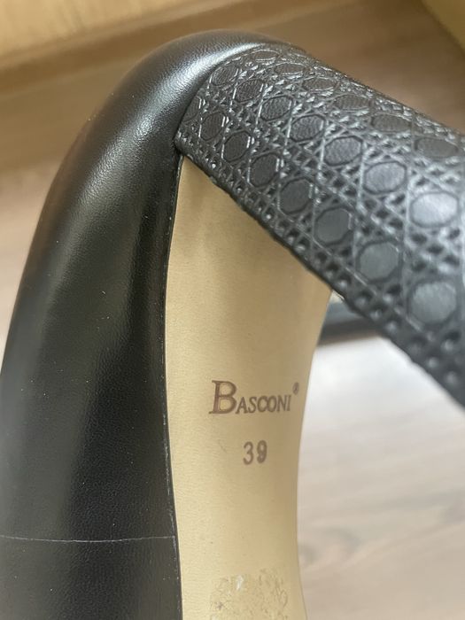 Кожаные туфли 39р