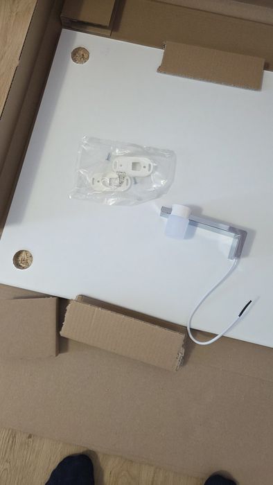 Oblinda de baie cu lampa led