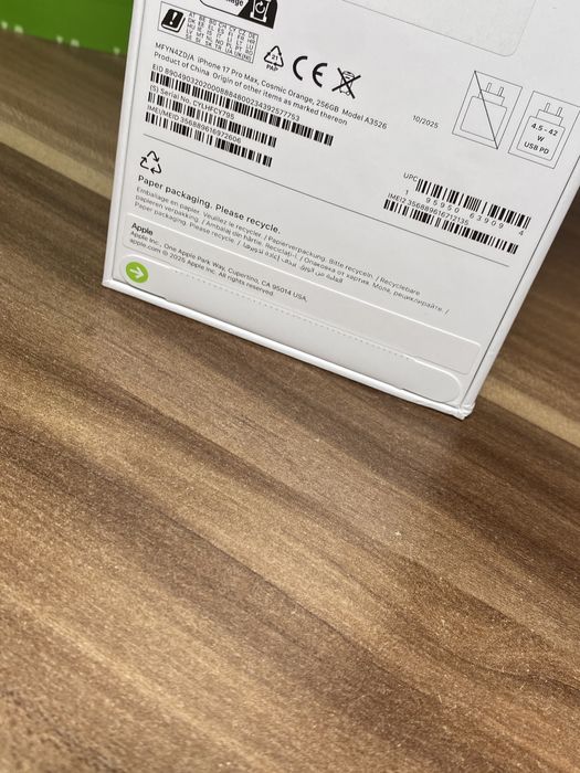 iPhone 17 Pro Max • 256 GB • Cosmic Orange