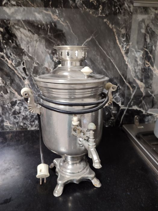 Продам электрический самовар трехлитровый