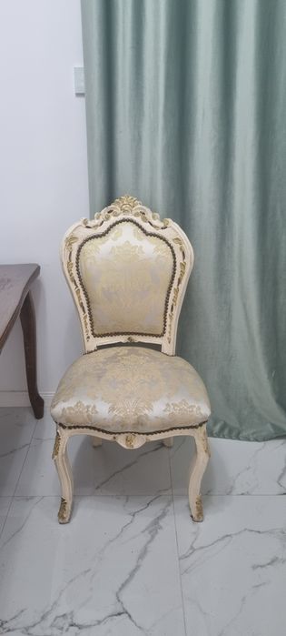 Vand 4 scaune lemn masiv baroc