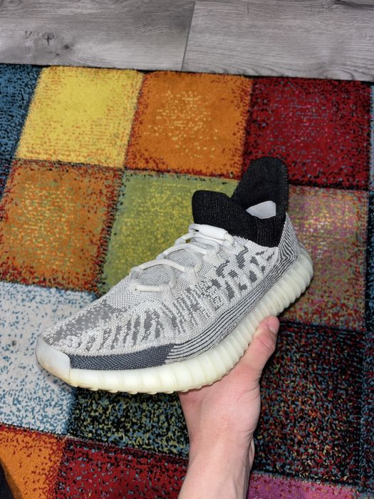 YEEZY 350 V2 cmpct