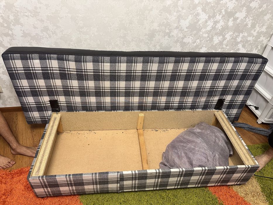 Отдам даром диван