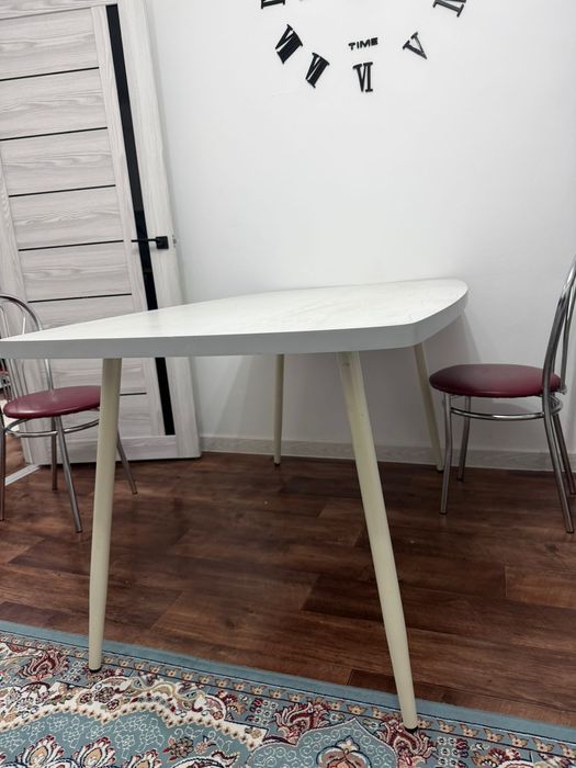 Продам кухонный стол