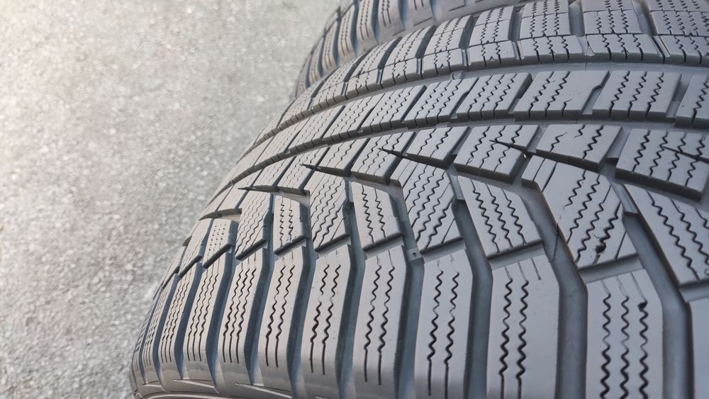 4бр. зимни гуми 255/55/18Hankook Winter Icept Evo2, SUV
dot23
