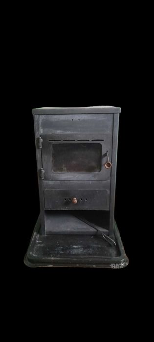 Продавам печка на твърдо гориво