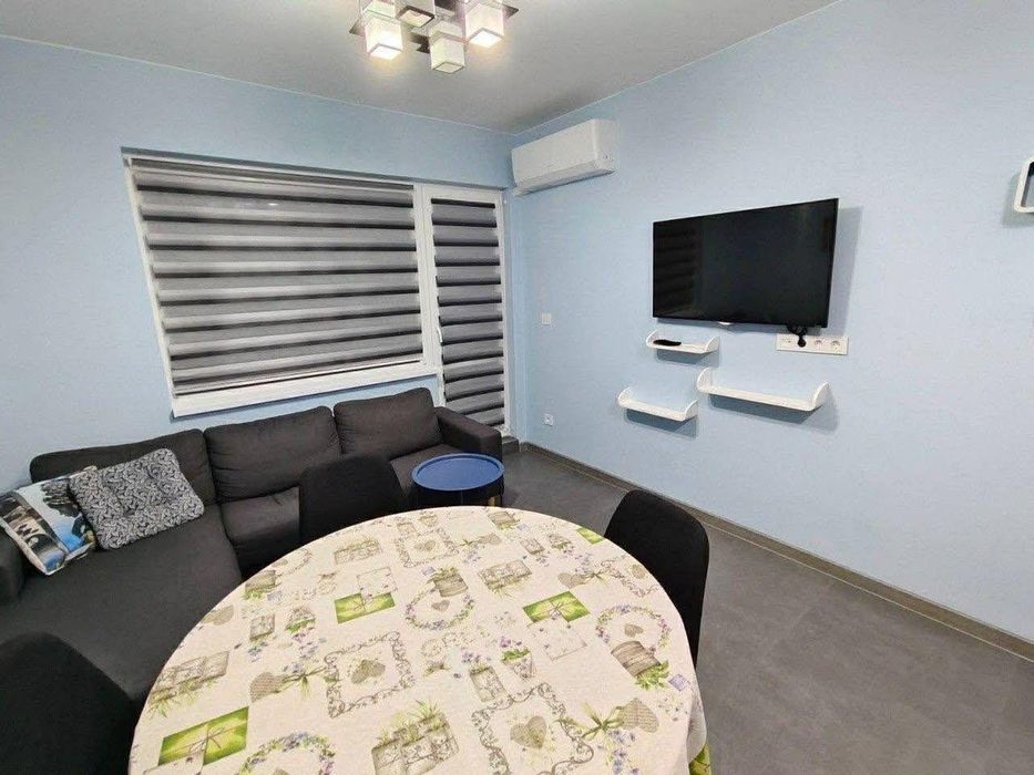 Дава се под наем Двустаен апартамент в Варна, Изгрев - 44 кв.м за 448.8 € - Снимка #2