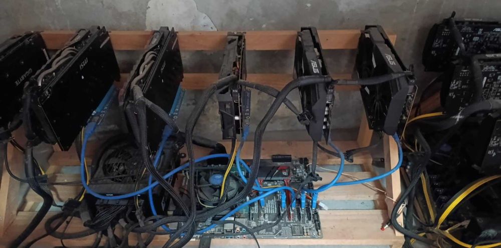 4 бр Mining Rig ( копачка ) с 4GB видео карти