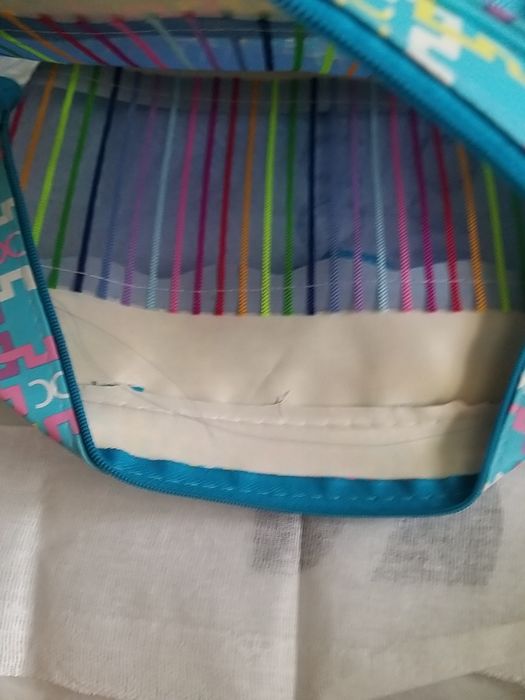 Косметичка прочная