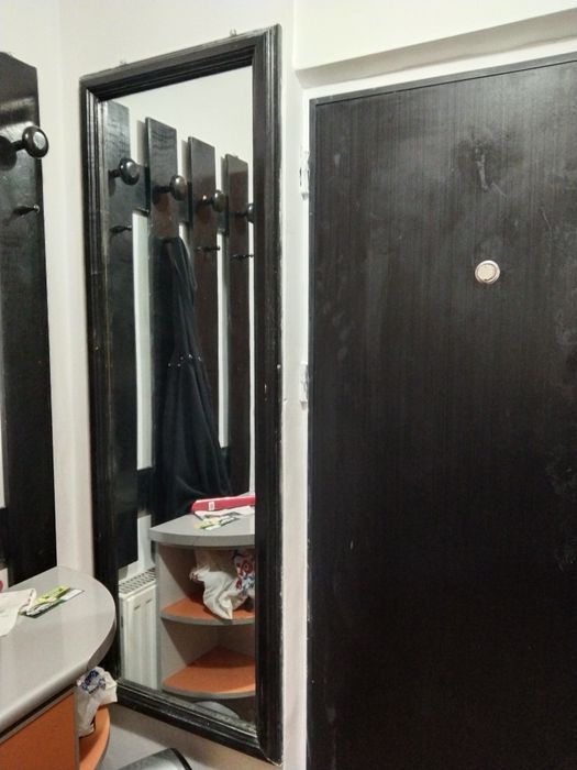 Cuier cu dulap si Oglindă ramă neagra lemn 60/170