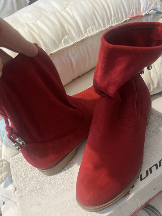 Велурени ботушки,като нови
