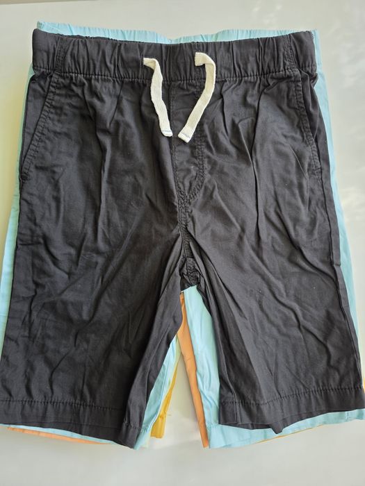 Pantaloni scurți H&M mărimea 134