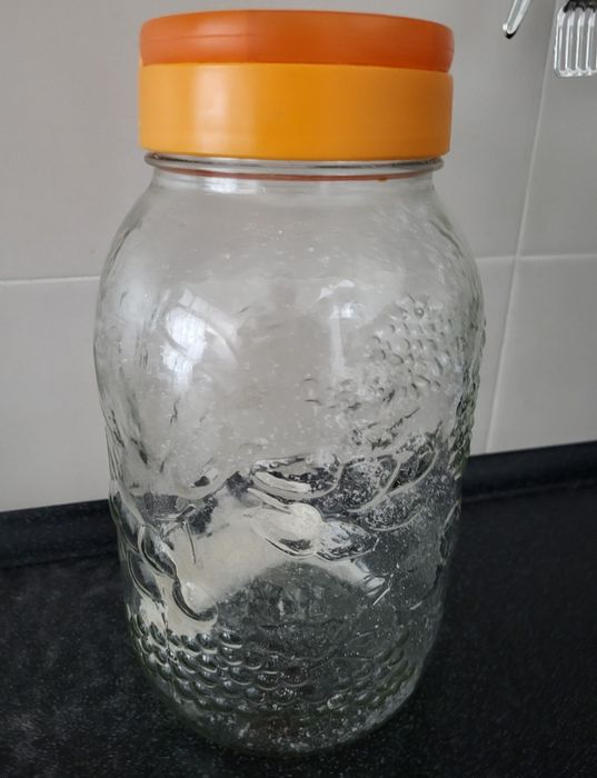 Посуда разная, цены разные