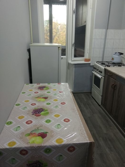 «ХАМЗА» Метро  1-комната, Обстановка. Молодая СЕМЬЯ -2-3 ДЕВУШКАМ.