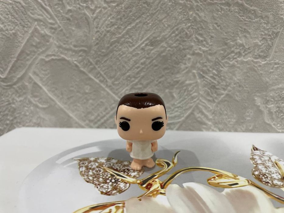 Киндер фигурки очень странные дела