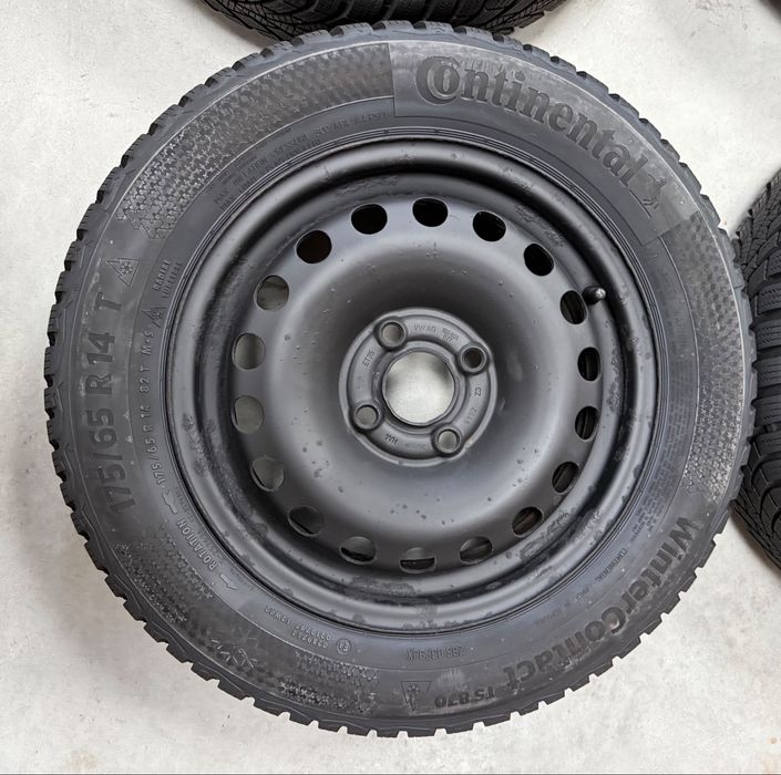 Продавам джанти 4x100 14” със зимни гуми Continental 175/65/14 за VW UP