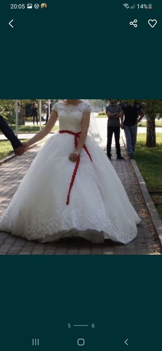 Продам платье свадебные