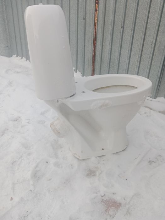 Продам Унитаз туалет
