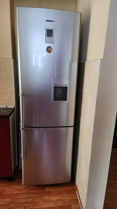 Vând apartament cu doua camere în Petrila