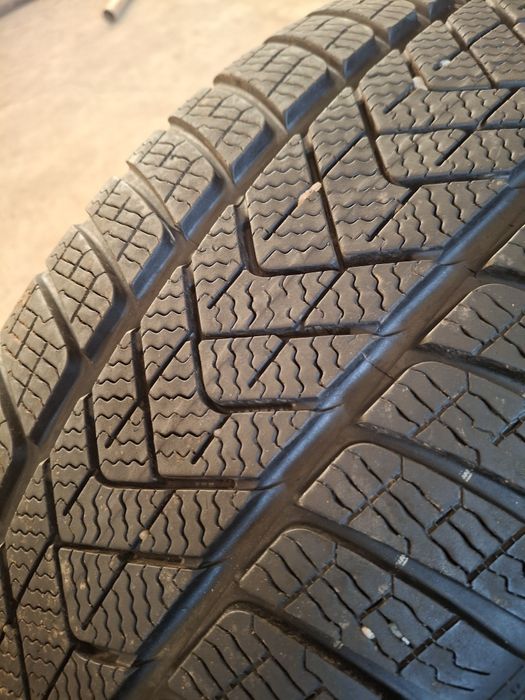 4 Anvelopele de iarnă m+s 245 50 r19 Pirelli