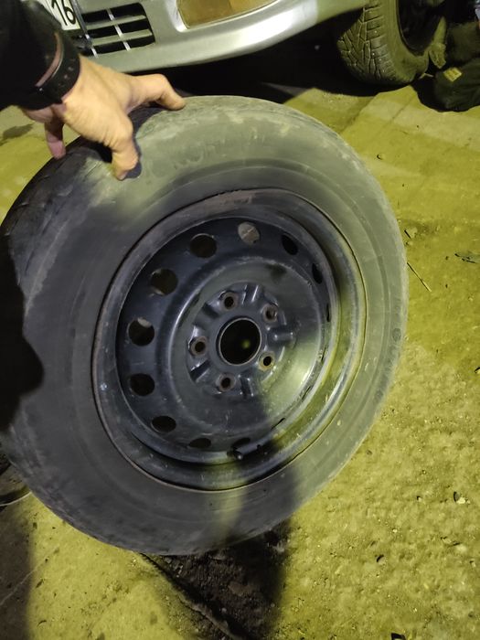 Продам 4 диска , с резиной