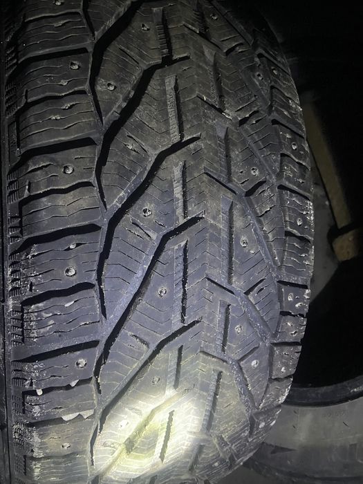 Резина зимняя с шипами