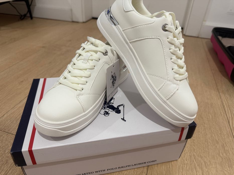 Vând pantofi sport U.S. Polo Assn.