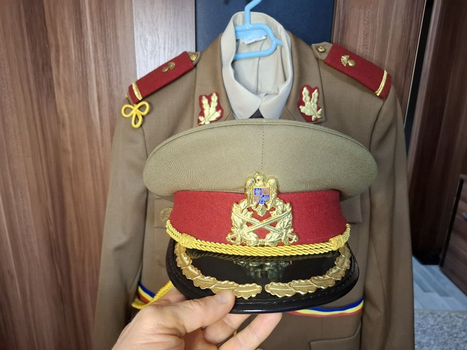 Costum militar Exceptional