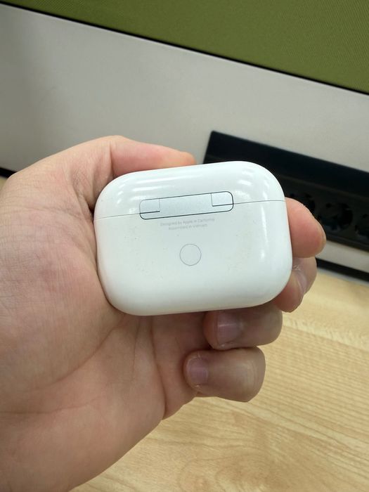 Продам наушники Airpods pro 1