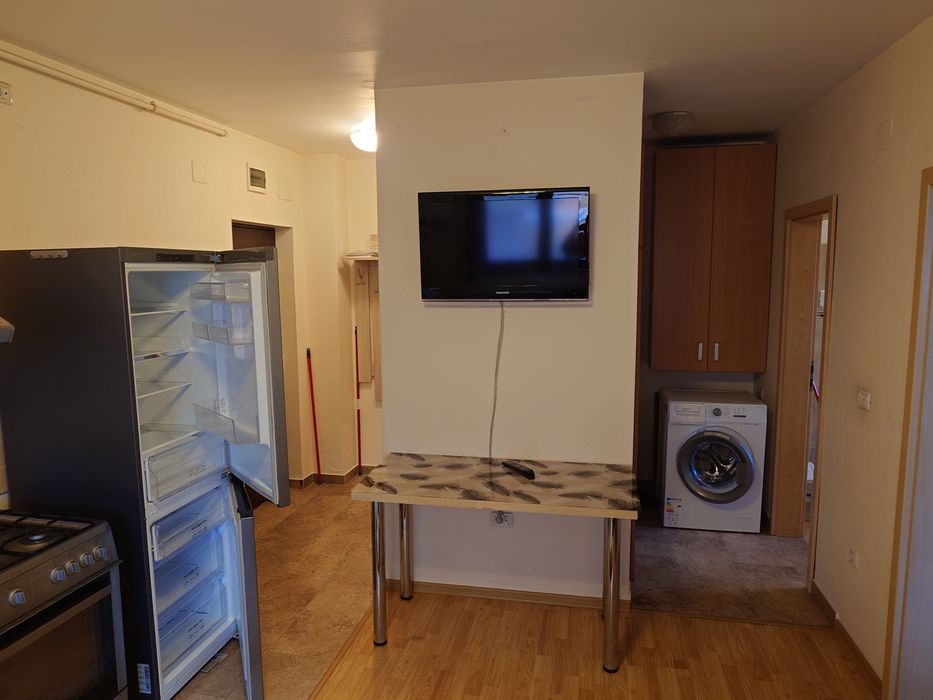 Proprietar, inchiriez apartament 1 camera zona Dambovita