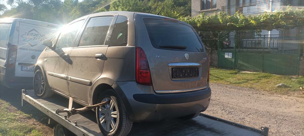 Lancia Musa на части