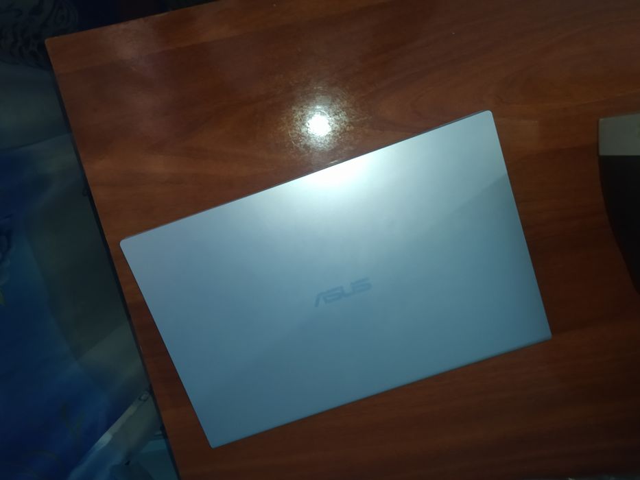 Продаю Ноутбук фирмы ASUS  состояние отличное  цена договоримся