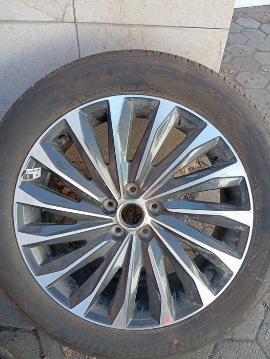 Продам колесо. Новое. Стоит без надобности.