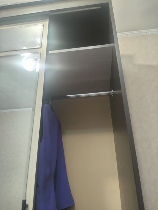 Шкаф для одежды с зеркалом